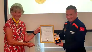 Astronot, Uluslararası Ödülle Onurlandırıldı