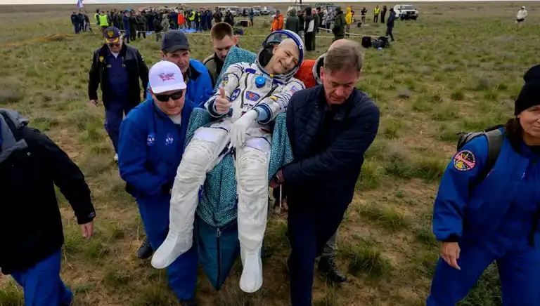 70 Yaşındaki Astronot Don Pettit, Uzaydan Geri Döndü! 70 Yaşındaki Astronot Don Pettit, Uzaydan Geri Döndü!